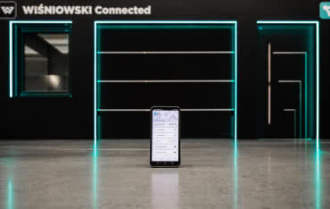 Smartfon zamiast kluczy – przetestowaliśmy aplikację WIŚNIOWSKI Connected